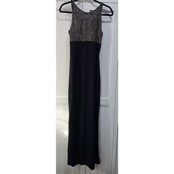 Roberta Black & Silver Evening Gown – Size Medium - Picture 2 of 16